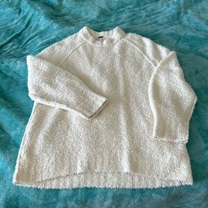Free People Sz Small cozy and warm oversized ivory sweater. NWOT